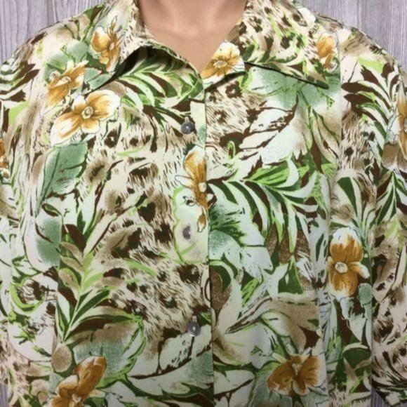 NWT Jordan Floral Button Down Top PLUS SIZE 24 - Picture 2 of 5